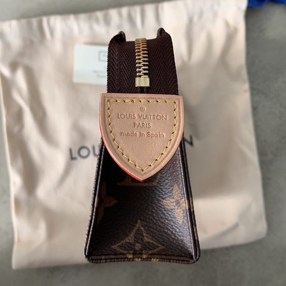 ❤️ SOLD DIRECT ❤️ Louis Vuitton Toiletry Pouch - Picture 6 of 10